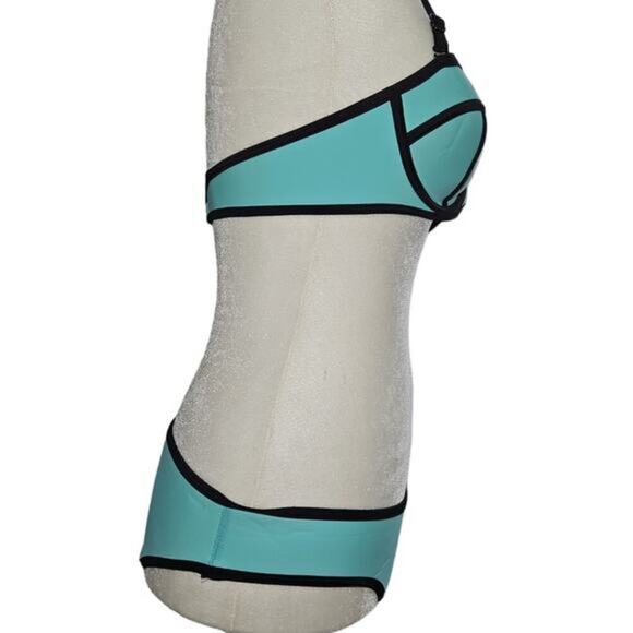 Triangl Swimsuit - Picture 6 of 10